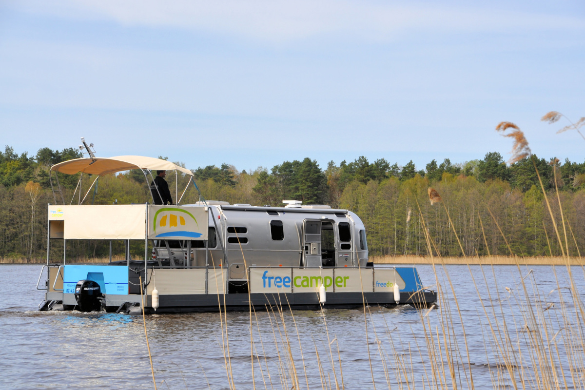 Ein Wohnmobil auf einem Freecamper Campingplatz